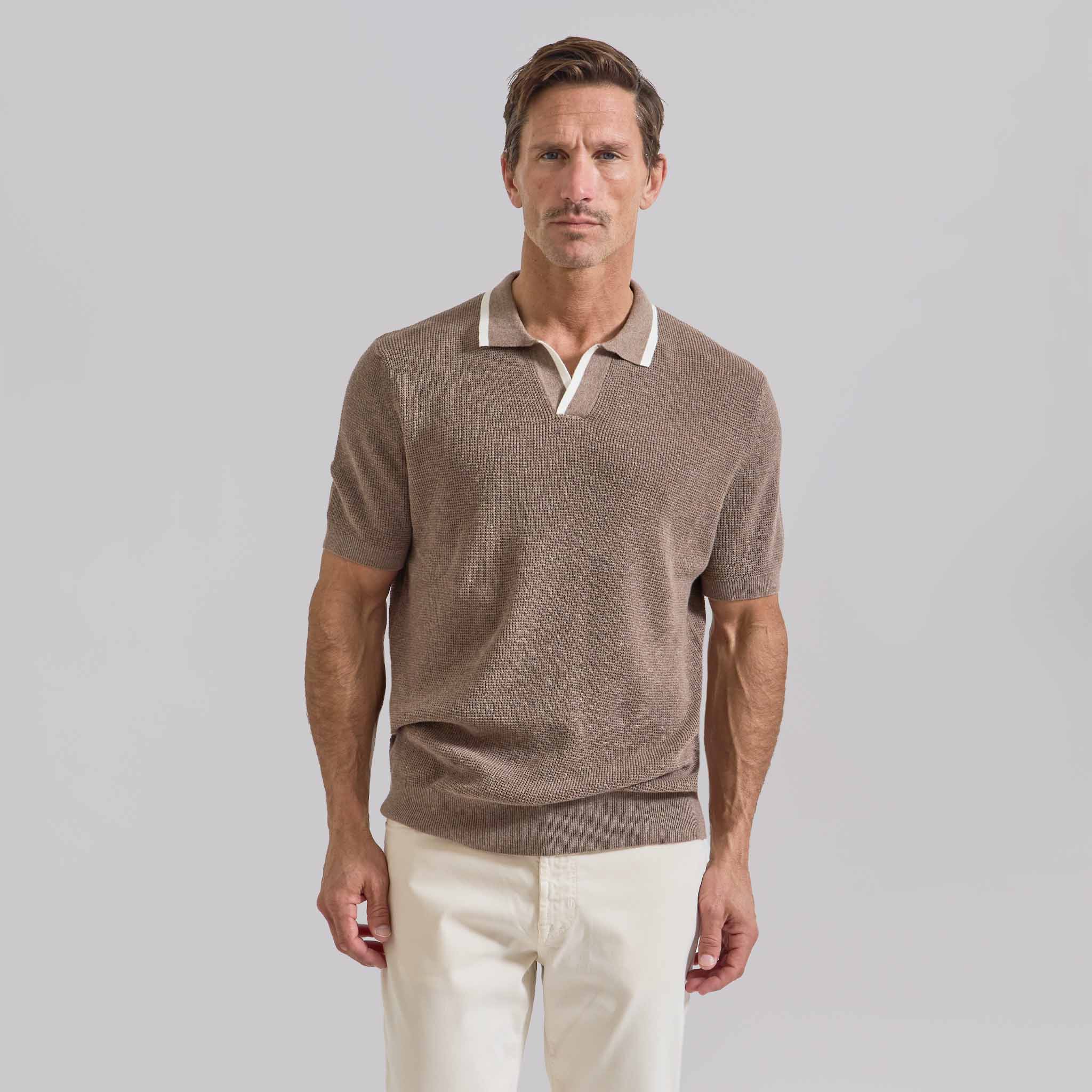 The Adair - Cotton Cashmere SS Polo w/Tipping - Camel / Off White